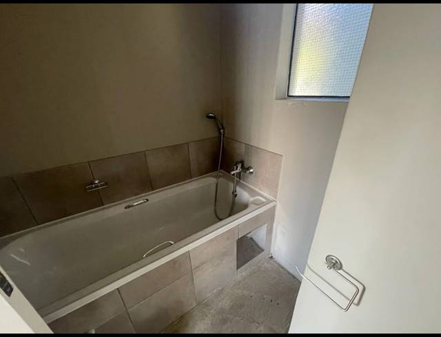 2 BEDROOM PROPERTY TO RENT IN FLEURHOF
